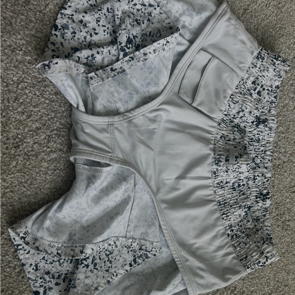 Athleta Women's Black and White Athletic Shorts - Picture 5 of 5